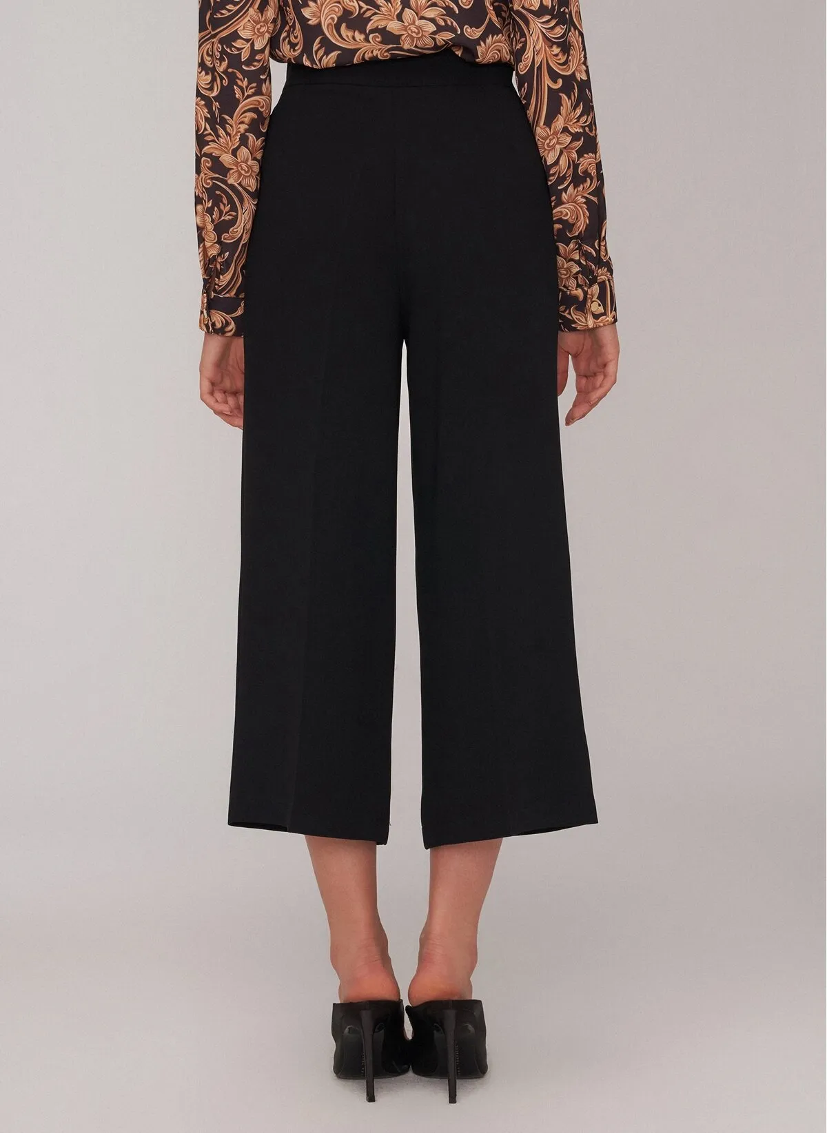 13750 Black Culottes Pants