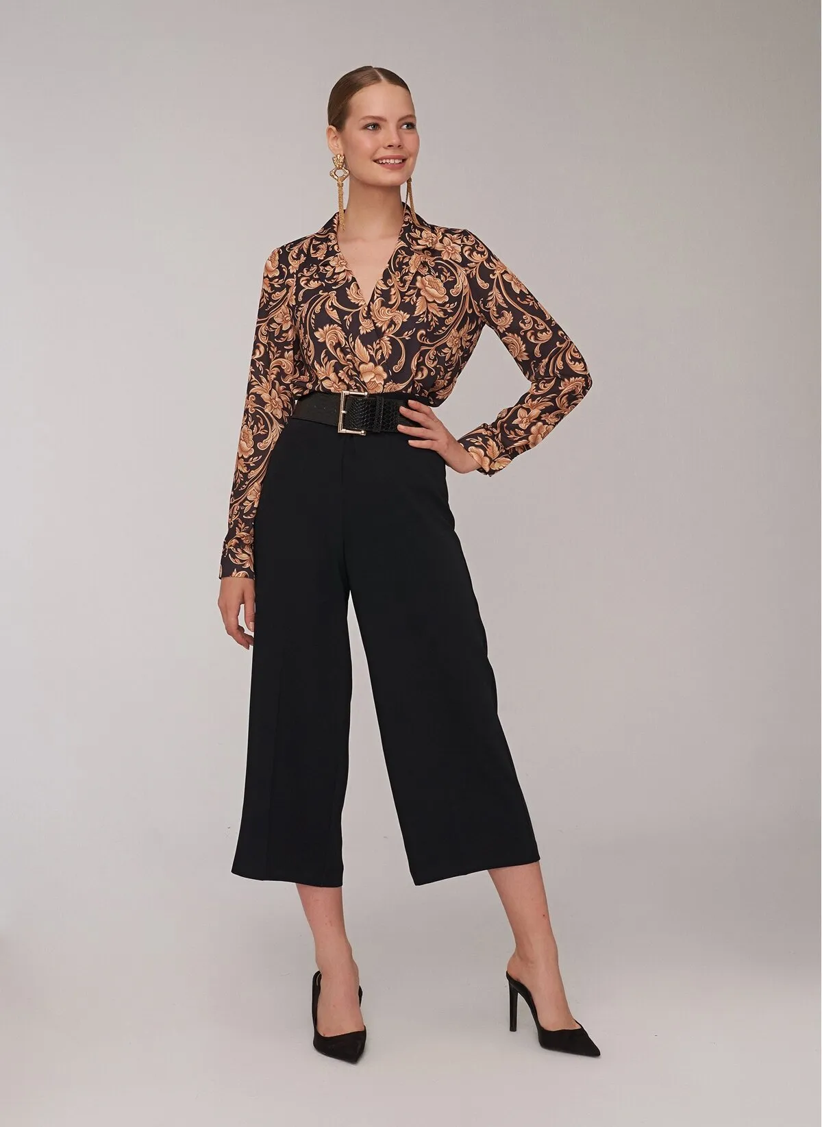 13750 Black Culottes Pants