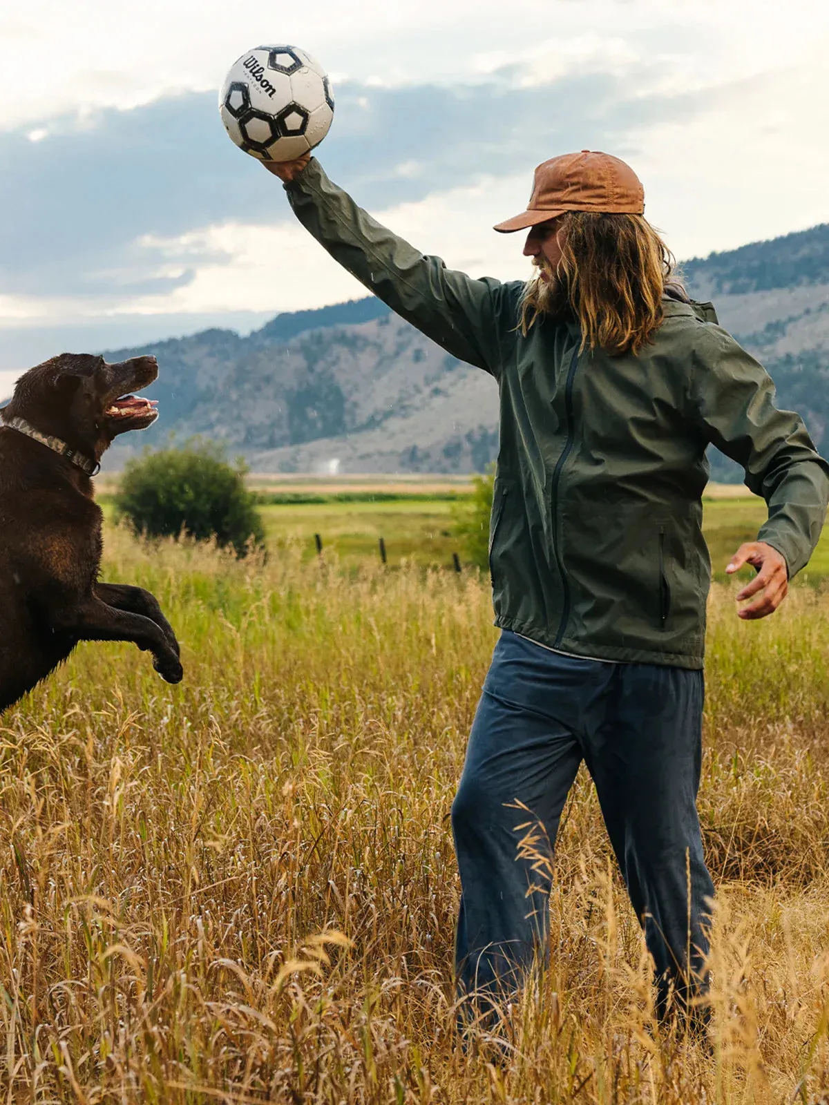 Free Fly Men's Cloudshield Rain Jacket in Dark Olive