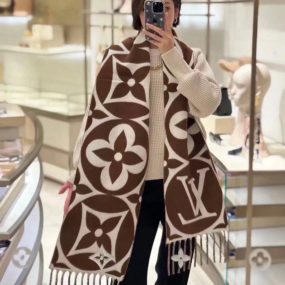 MEDALLION SCARF 235 CM IN CHOCOLATE BROWN MIX WHITE WOOL 399900