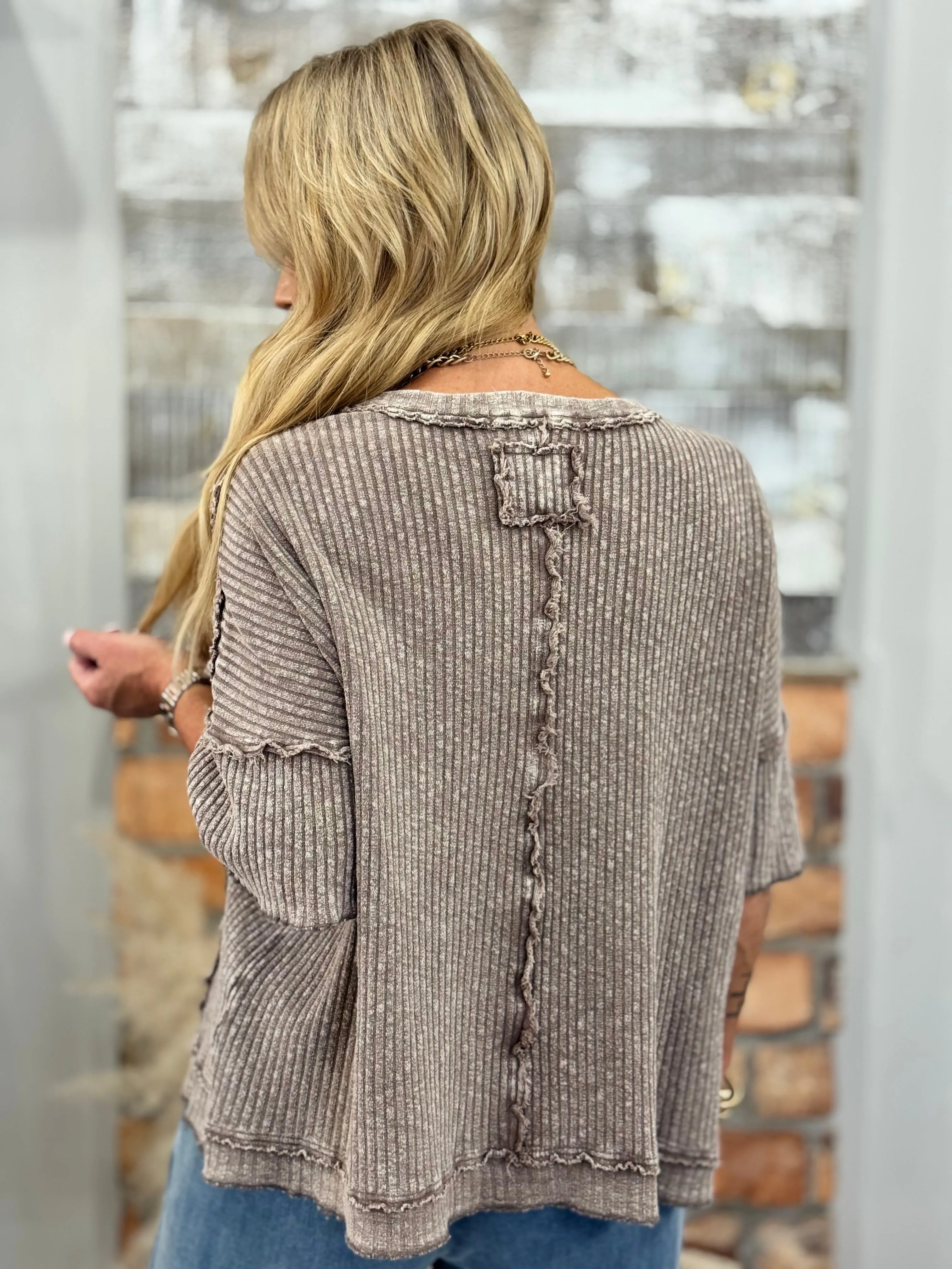 Raw Edge Thermal Top in Mocha