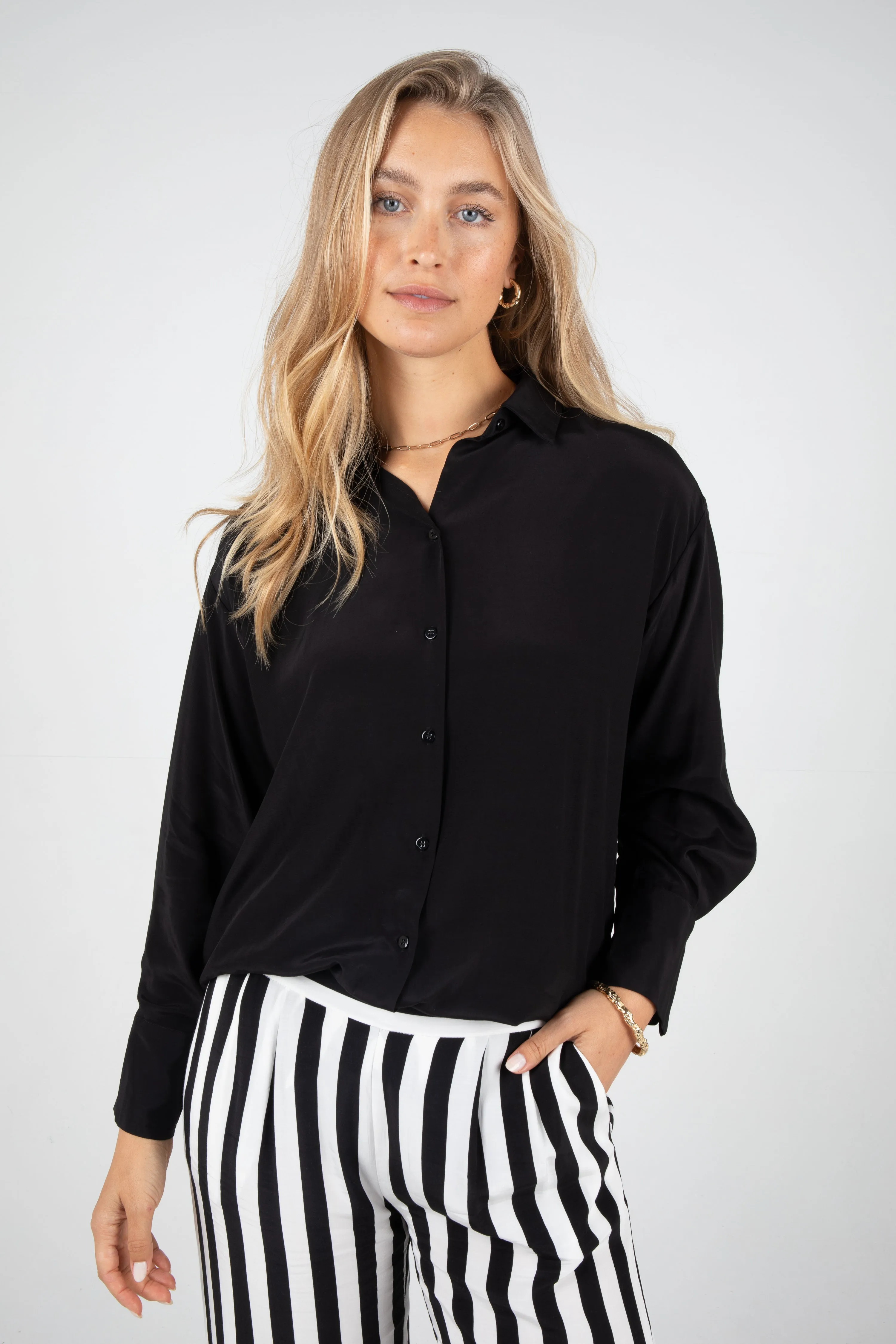 ROMY SHIRT - BLACK