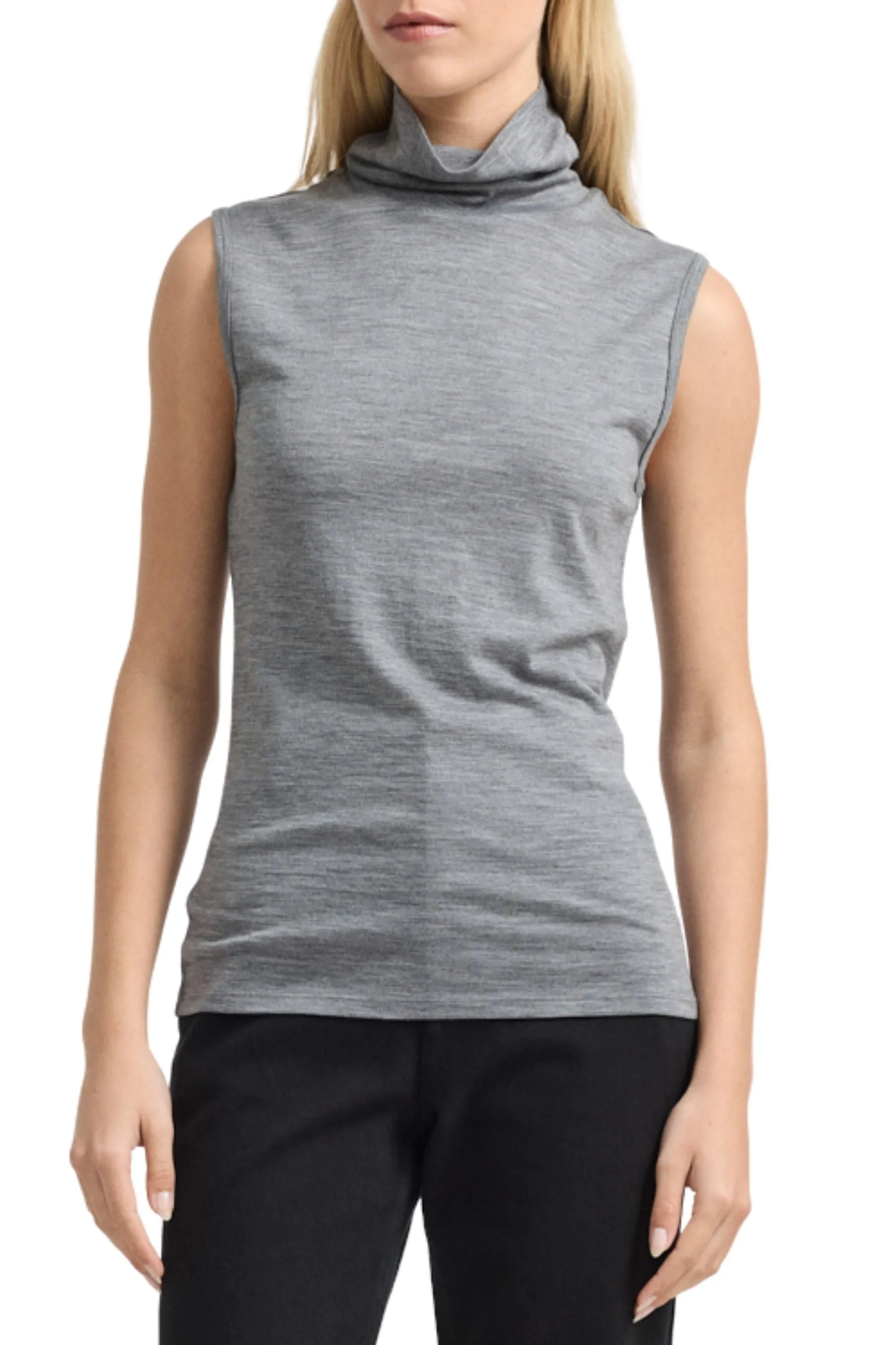 SLEEVELESS ROLL NECK - 660