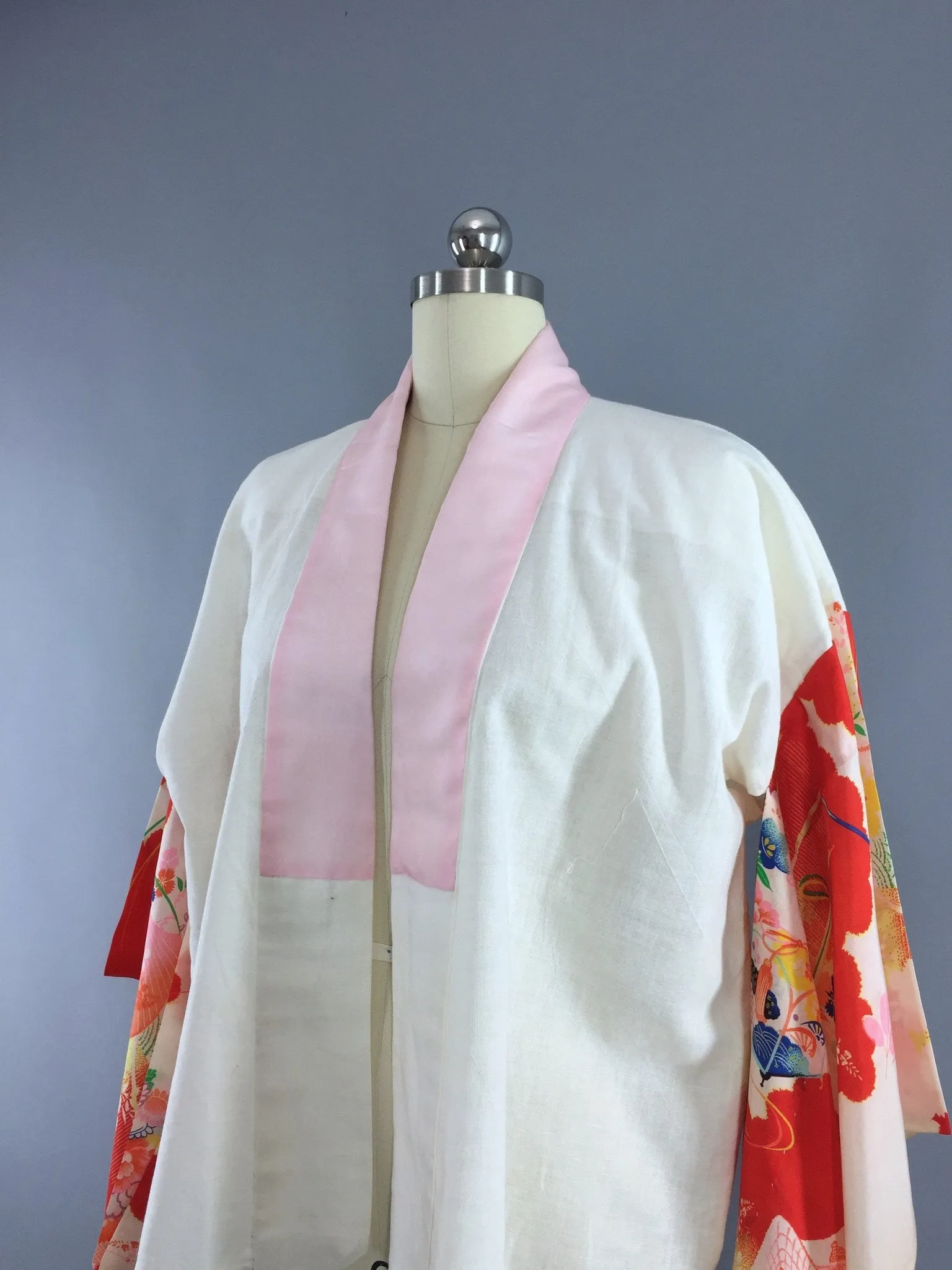 Vintage 1960s Kimono Jacket Haori Cardigan  White Cotton Han-Juban